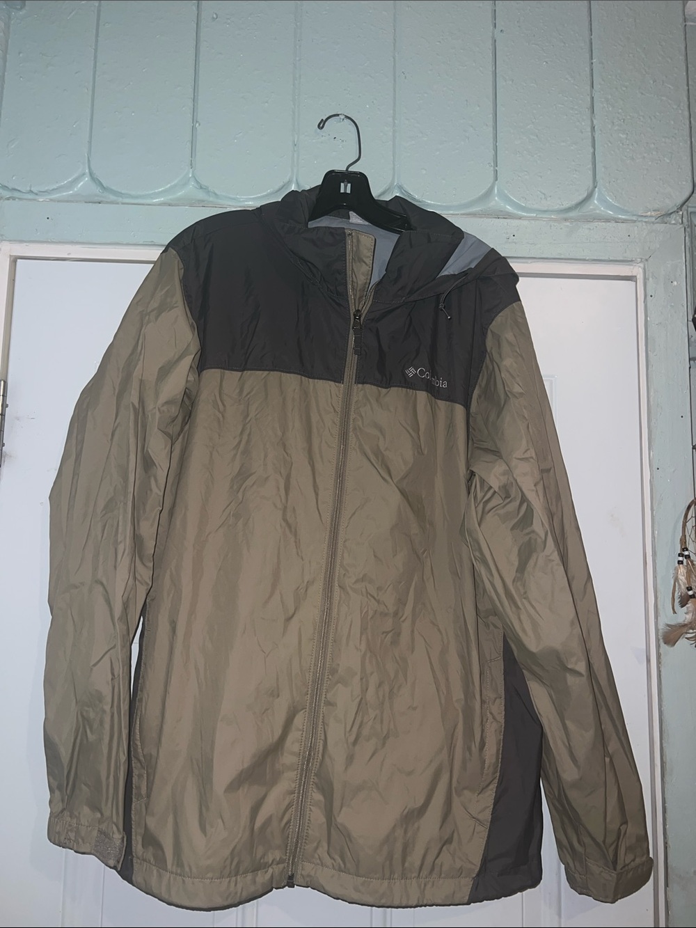 Columbia Men’s Olive Green & Black Hooded Rain Jacket - Picture 2 of 5